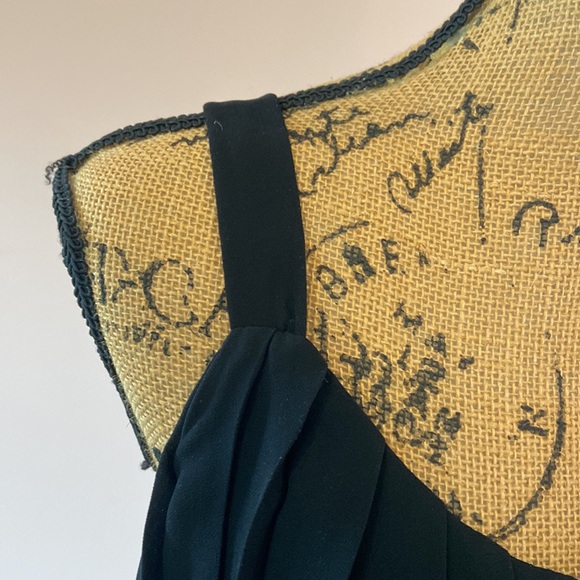 NY Collection Pleated Dress - Picture 3 of 9